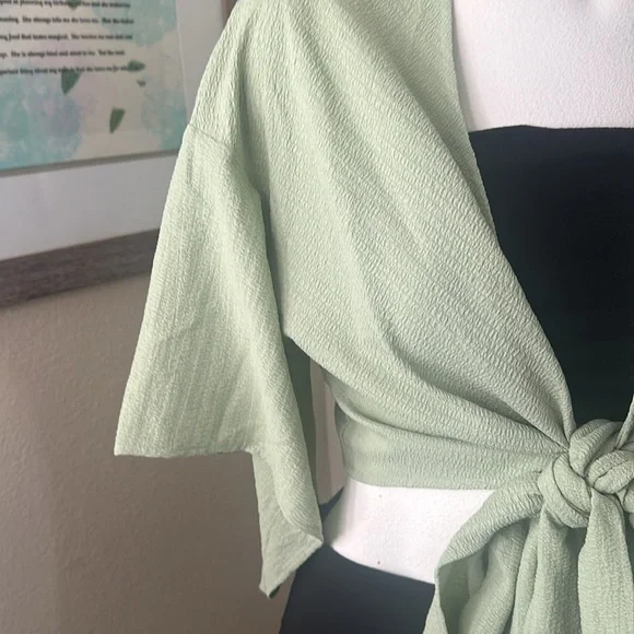 Green Boho Top Size M - Picture 3 of 3